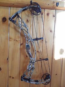 Hoyt Defiant Bow, RH, 60-70 #s, Ridge Reaper Camo, 28-30" draw length, 2016