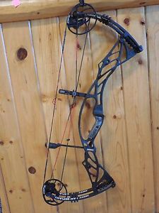 Hoyt Defiant Bow, LH, 55-65 #s, Black Defiant Demo, 28-30" draw length, 2016