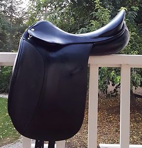 Roosli Pilatus Black 17.5 M Dressage Saddle