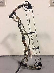 NIB Hoyt Carbon Defiant 34 Right Hand Realtree Xtra Camo