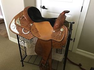 Circle Y Western Pleasure show saddle Includes Storage Bag 15"