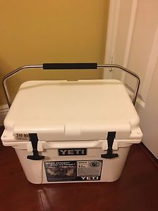 NEW YETI ROADIE 20qt COOLER $249.99 RETAIL!!  NO RESERVE !!!