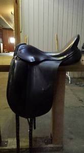 Albion SLK 17.5 Dressage saddle MW