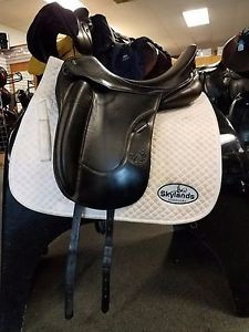 Used Hennig Sofa Dressage Saddle - Size 17" - Black