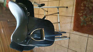 Gorgeous "Gaited" Stubben saddle 16inch seat