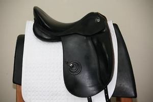 Dressage saddle Prestige LC - size 16", width 33