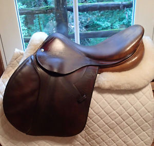 17.5" Devoucoux Biarritz Saddle - Full Buffalo -1997 - 2 Flaps - 4.5" dot to dot