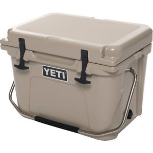 *NEW* Yeti Roadie 20 Quart Tan Hard-Side Cooler YR20T New in Box!!!