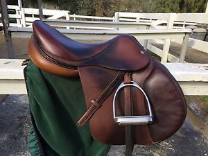 Devoucoux Biarritz Saddle 16.5 1A Flap, Medium Tree, Buffalo, Complete