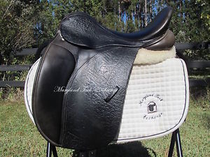 17.5" COUNTY CONNECTION XTR black dressage saddle-NARROW TREE-2010 MODEL!