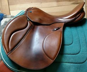 Gorgeous Stubben Genesis CS Deluxe close contact jumping saddle, Wide tree!