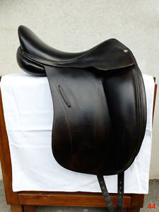 Childeric Luxury Dressage Saddle Gorgeous Black 17"