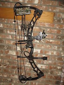 2016 Elite Energy 35 Right Handed Bow Package Black Finish