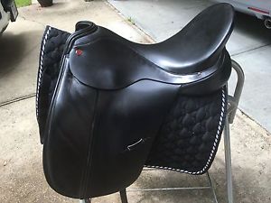 dressage saddle