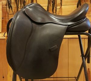 Adam Ellis Brio dressage saddle 17.5