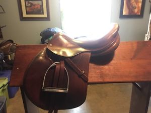 17.5 Devoucoux Biarritz Saddle