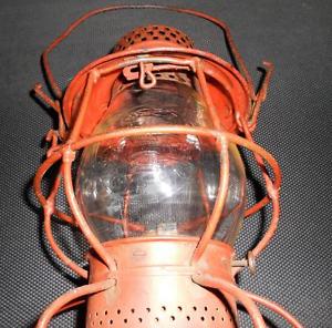 B&O RR railroad lantern w/ Clear Capitol Dome Embossed Globe