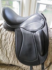 17.5" MW FRANK BAINES UNION LUX  DRESSAGE SADDLE