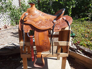 NEW LEATHER WESTERN ENDURANCE TRAIL PLEASURE LEATHER HORSE SADDLE WITH TACK SET