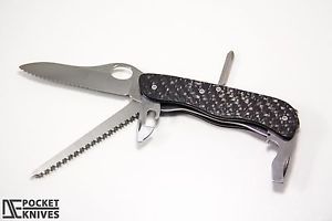 Victorinox Custom Soldier textured Carbon Fibre + Ti liners