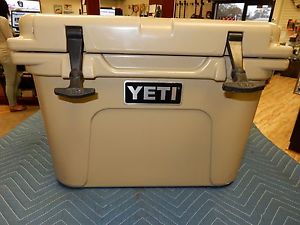 YETI Roadie 20 Polyethylene Cooler 20.8 qt. Tan