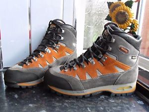 MEN'S GREY & ORANGE MEINDL AIR REVOLUTION 3.1 BOOTS SIZE 44  UK 9.5