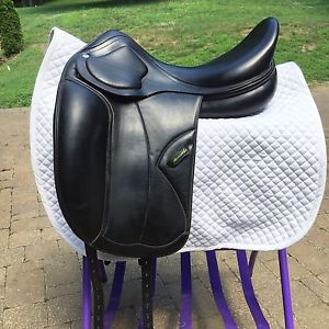 Amerigo Pinerolo Dressage Saddle 17.5" Medium Tree