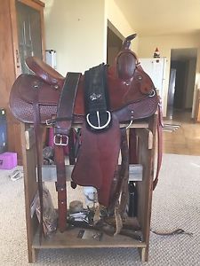 Crates Western Saddle Size 17 Chestnut Semi Quarter Horse Bars