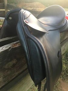 17.5 Albion SLK Dressage Saddle medium tree