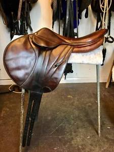 BUTET CLOSE CONTACT MONOFLAP JUMP SADDLE