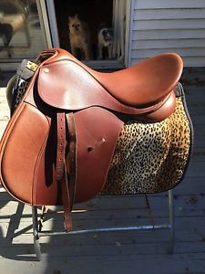 Collegiate Convertible Saddle