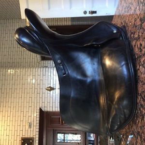 Schleese 17.5 Wave Dressage Saddle