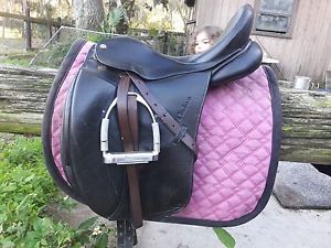 17" M. Toulouse Aachen Genesis dressage saddle