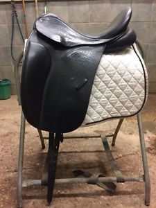 County Connection Dressage Saddle Black 17.5 M FREE SHIPPING