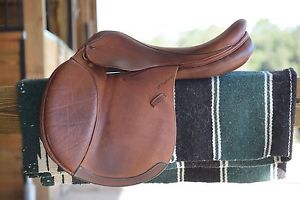 18" M. Toulouse Annice Genesis  Close Contact/Jump Saddle w/ Adjustable Gullet