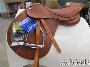 New Collegiate Integrity Convertible Close Contact English Saddle 17" Fittings