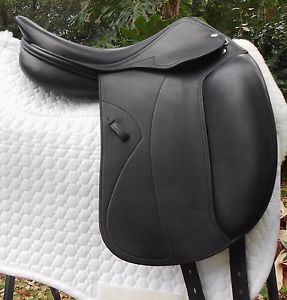 Amerigo Close Contact Dressage 17 1/2" Upgraded Pinerolo Calfskin