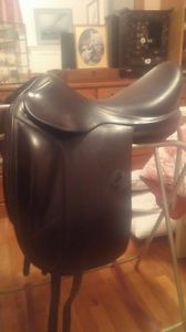 Amerigo Vega Dressage M/17" *includes leathers/irons*