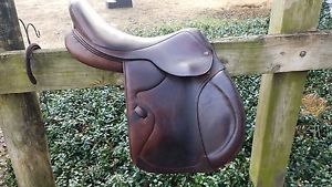 17.5" M. Toulouse Premia Jump Saddle - Excellent Condition