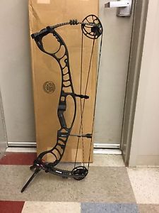 2014 Hoyt Faktor 34 Blackout RH