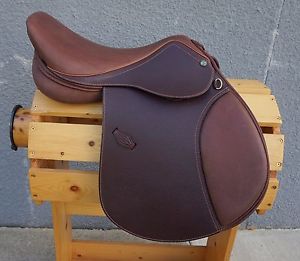 Henri de Rivel 17.5" Adult Extra Wide Pro QH Close Contact Saddle