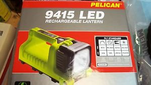 Pelican 9415 LED Lantern with AC/DC chargers and diffuser plate for lens - NEW