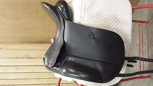 Albion SLK dressage saddle 17 MW