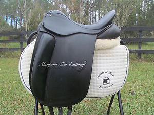 16.5" COUNTY FUSION black dressage saddle- shoulder guests/ RARE X-narrow tree!