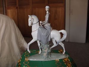 LLADRO "FEMALE EQUESTRIAN" SIDESADDLE LADY "AMAZONA 4516" with box RETIRED 1991