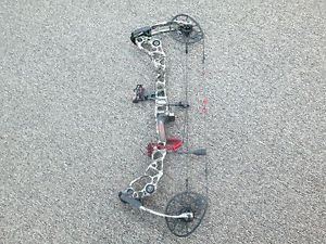 Mathews Halon 6 Right Handed 29" 60-70 LB Bow Lost Camo XD