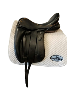 Used Black Country Vinici Monoflap Dressage Saddle - Size: 18" - Black