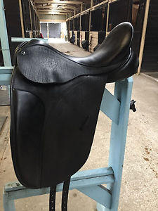 2014 17" County Connection Dressage saddle