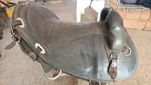 EZ Fit Treeless Saddle