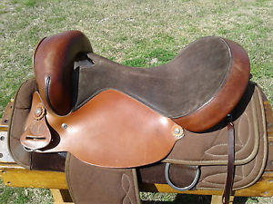 15.5" Circle Y Endurance Park & Trail Saddle - Made in Texas - Center Fire Rig